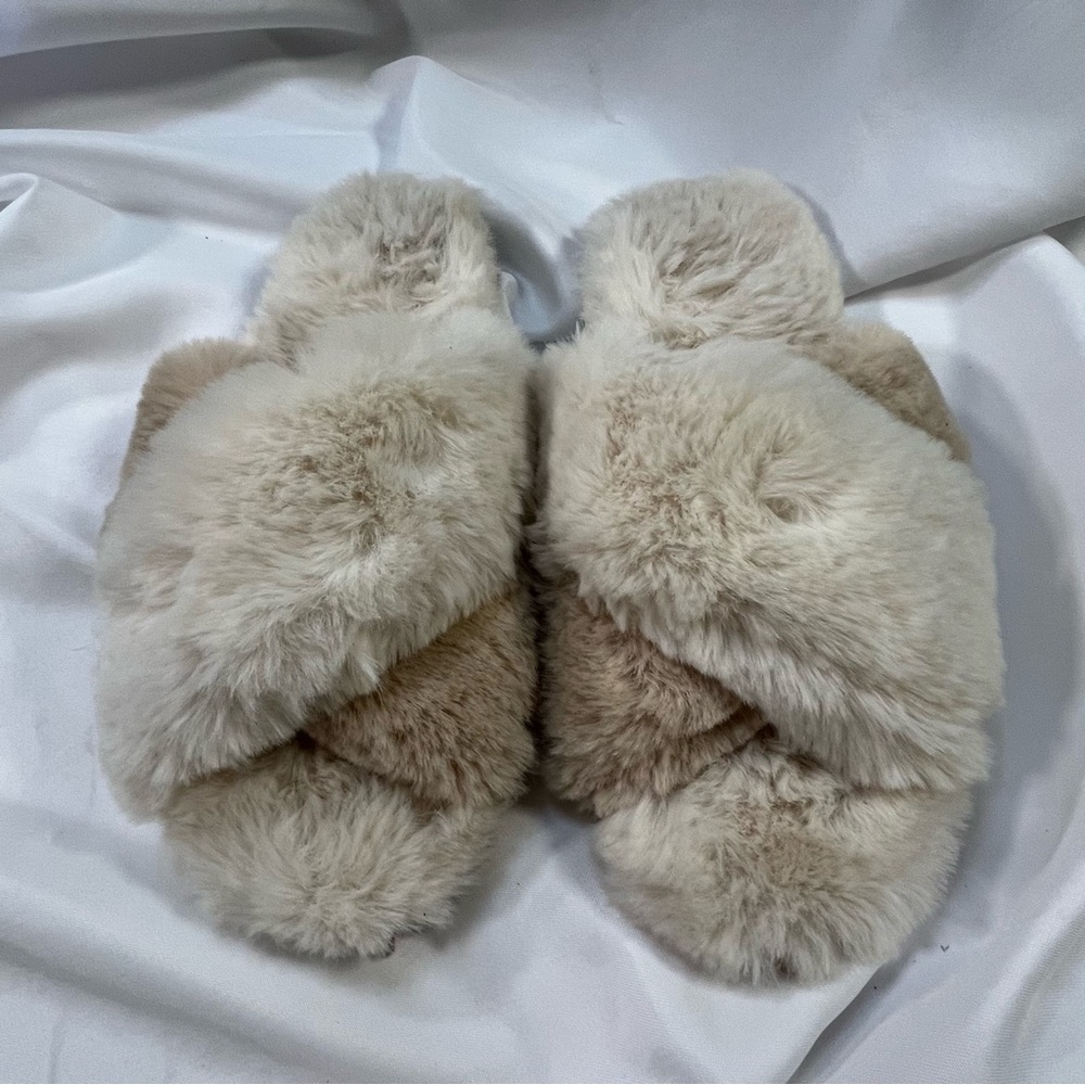 Idyllwind Slippers - Picture 2 of 10